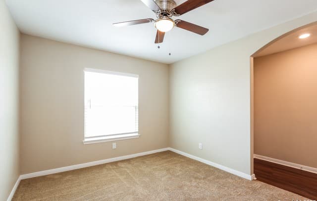 3215  Rosalind Way, San Antonio, TX 78222 — photo 8