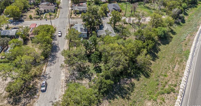 497  Cardiff, San Antonio, TX 78220 — photo 2