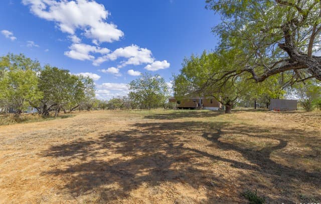 13155  Laguna, San Antonio, TX 78223 — photo 19