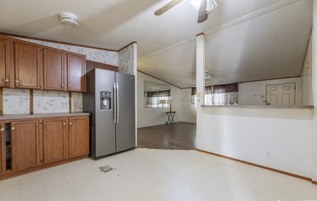 13155  Laguna, San Antonio, TX 78223 — photo 8