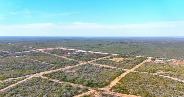 291  County Road 1670, Moore, TX 78057 — photo 4