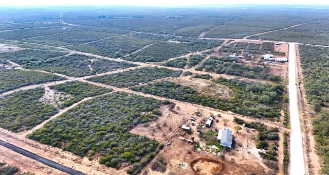 291  County Road 1670, Moore, TX 78057 — photo 6