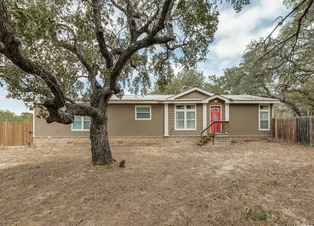 5107 Savannah Woods