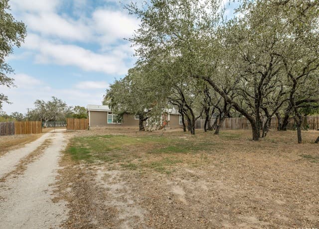 5107  Savannah Woods, Von Ormy, TX 78073 — photo 2
