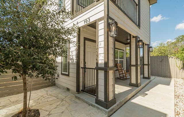 523  Ruiz Unit 103