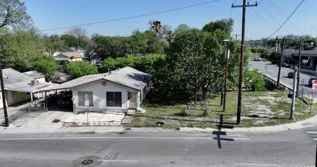607 W Theo Ave