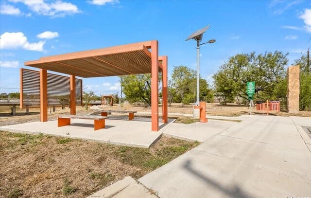331 N San Ignacio, San Antonio, TX 78237 — photo 18