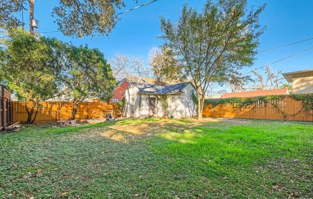 1611  Mckinley Ave, San Antonio, TX 78210 — photo 21