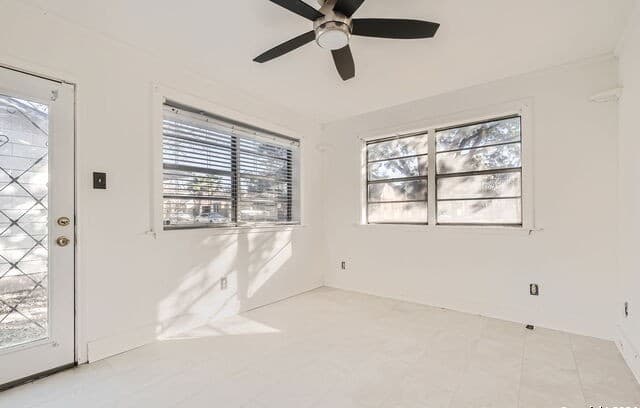 1611  Mckinley Ave, San Antonio, TX 78210 — photo 9