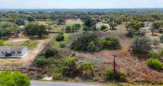 3810  New Mathis, Elmendorf, TX 78112 — photo 3