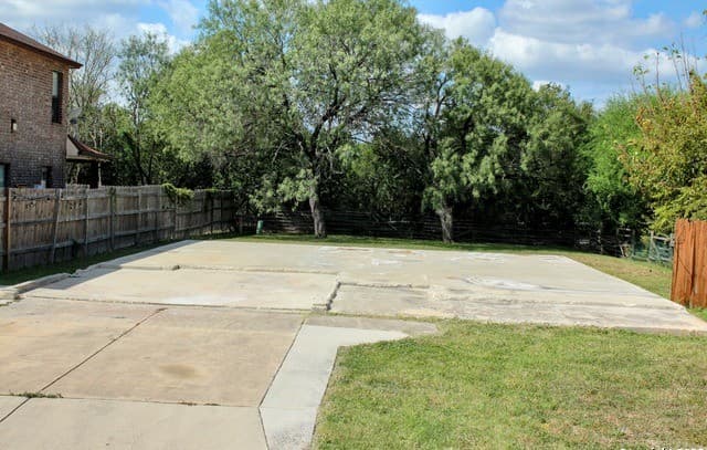 7142  Shady Elms, San Antonio, TX 78240 — photo 3