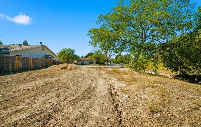 8802  Catalina Bay Dr, San Antonio, TX 78242 — photo 11