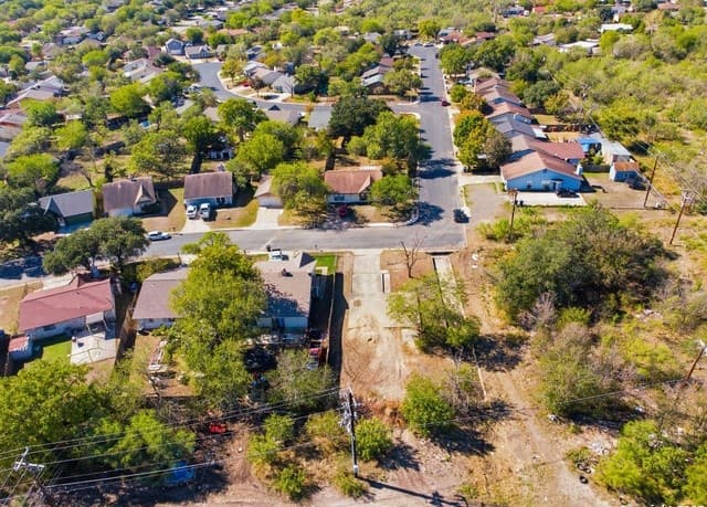 8802  Catalina Bay Dr, San Antonio, TX 78242 — photo 6