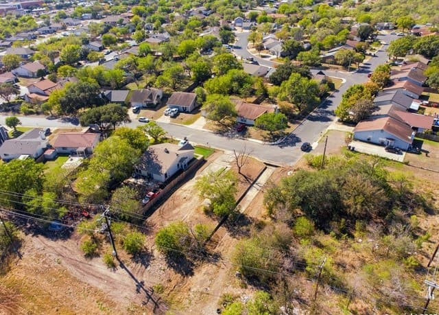 8802  Catalina Bay Dr, San Antonio, TX 78242 — photo 7