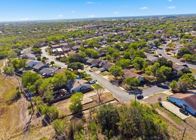 8802  Catalina Bay Dr, San Antonio, TX 78242 — photo 8