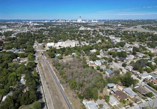 212  McMullen, San Antonio, TX 78210 — photo 2