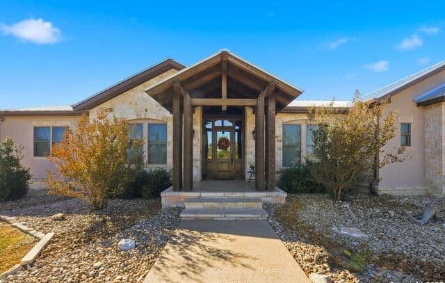 601  Garrison Rd, Fredericksburg, TX 78624 — photo 3