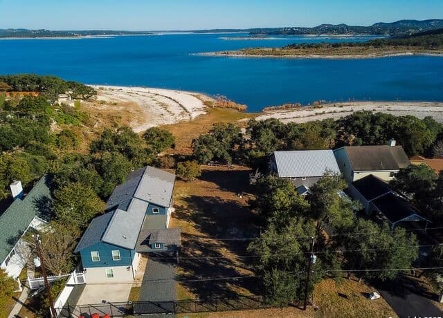 864  Lakebreeze Dr, Canyon Lake, TX 78133 — photo 14