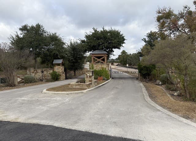 1629  Canyon