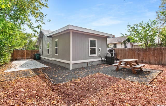 1923  Dawson, San Antonio, TX 78202 — photo 20