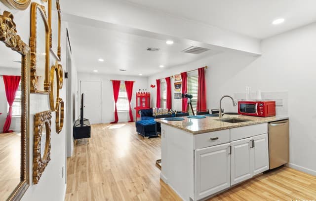 1923  Dawson, San Antonio, TX 78202 — photo 9