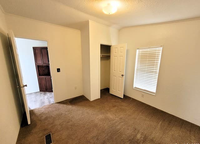2072  County Road 421, Stockdale, TX 78160 — photo 22