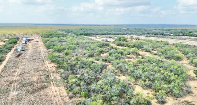 0000  CR 327 Lot 8, Jourdanton, TX 78026 — photo 8