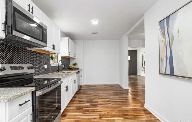 2927  New Braunfels, San Antonio, TX 78210 — photo 10