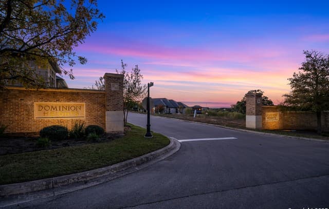 11  Dominion Meadows, San Antonio, TX 78257 — photo 16