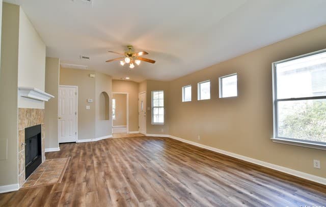 5534  Christina Path, San Antonio, TX 78247 — photo 10