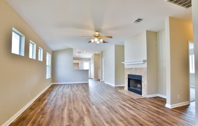 5534  Christina Path, San Antonio, TX 78247 — photo 3