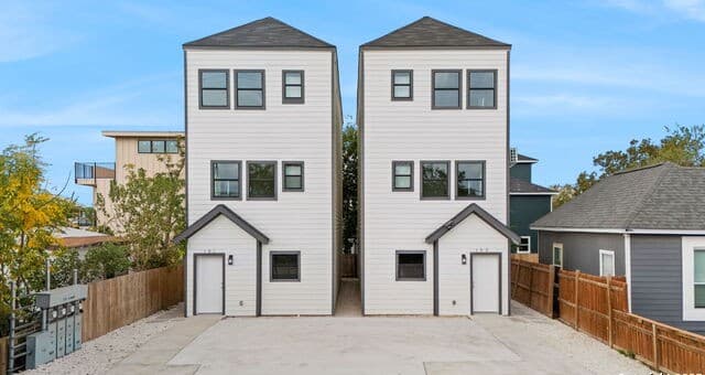 627 S Olive St, #102