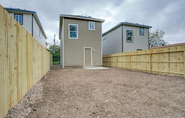 121 Lawton St, San Antonio, TX 78237 — photo 25