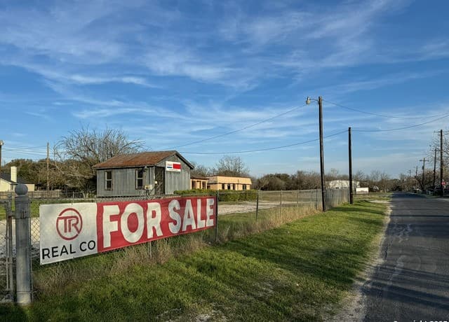 119  Ebner, Boerne, TX 78006 — photo 9