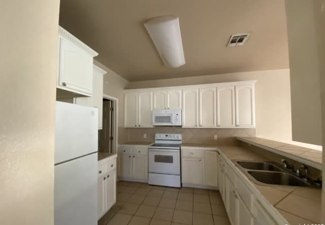 143  Chapel Hill, San Antonio, TX 78240 — photo 7