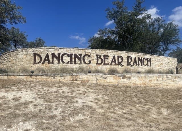 320 Private Road 1742