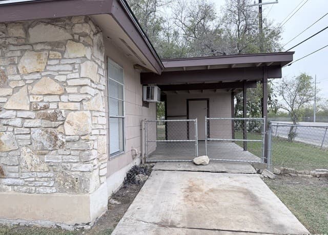 558  Jamaica, San Antonio, TX 78227 — photo 2