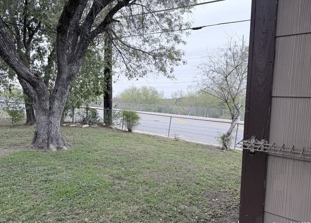 558  Jamaica, San Antonio, TX 78227 — photo 4