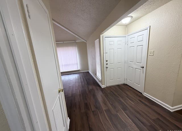 558  Jamaica, San Antonio, TX 78227 — photo 8