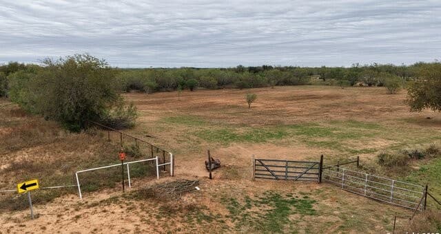 000 W County Road 681, Lytle, TX 78052 — photo 11
