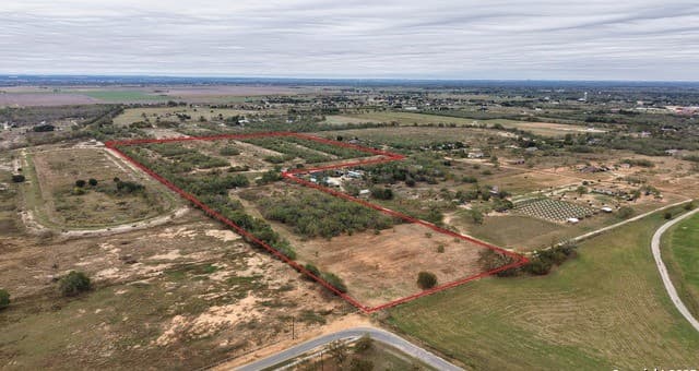 000 W County Road 681, Lytle, TX 78052 — photo 3