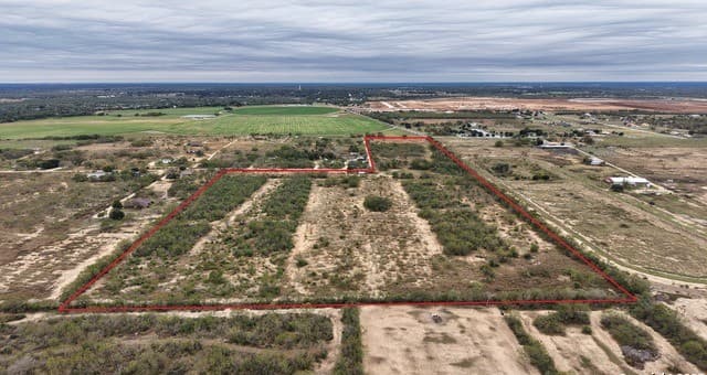000 W County Road 681, Lytle, TX 78052 — photo 9