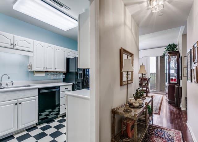 1  Towers Park Ln Unit 412, San Antonio, TX 78209 — photo 2