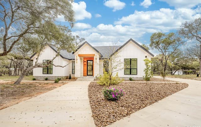 864  Paddy Rd, Floresville, TX 78114 — photo 2