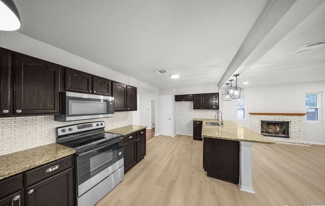 126  Cresham Dr., San Antonio, TX 78218 — photo 4