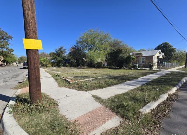 2019  El Paso, San Antonio, TX 78207 — photo 2