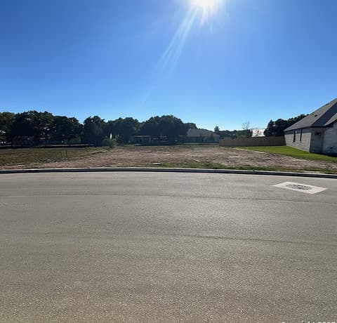 183  Janice Avenue, Castroville, TX 78009 — photo 2