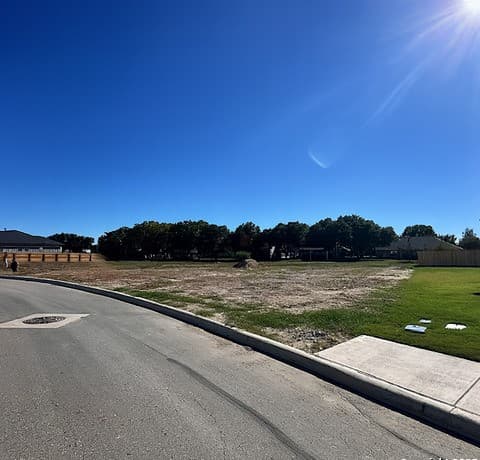 183  Janice Avenue, Castroville, TX 78009 — photo 4