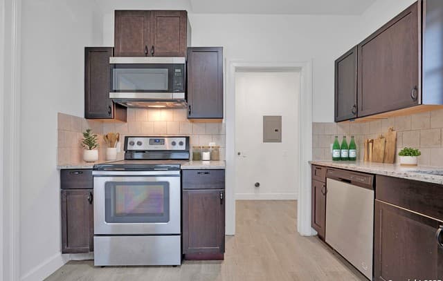 438  Vanderbilt, San Antonio, TX 78210 — photo 7