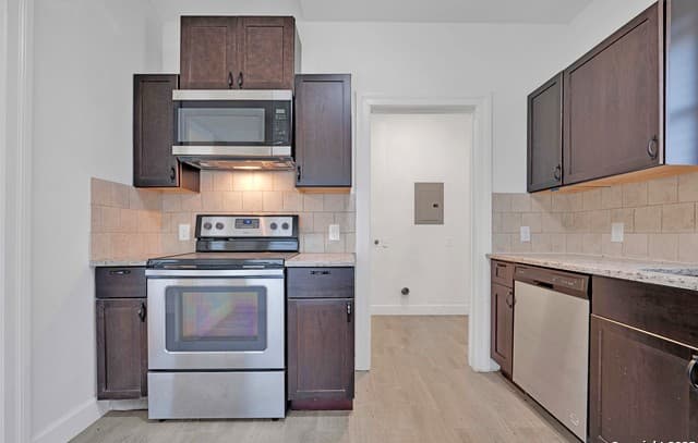 438  Vanderbilt, San Antonio, TX 78210 — photo 8